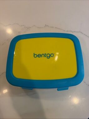 Bentgo Kids Lunchbox - Yellow with Blue Trim